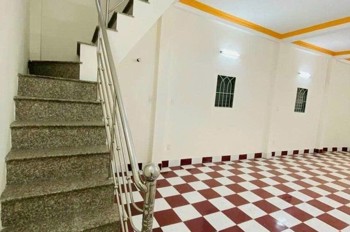 (10tr) Cho thuê nhà Đường số 4 Linh Tây, DT 105m² 4PN2WC sân rộng gần chợ giá 10tr/tháng