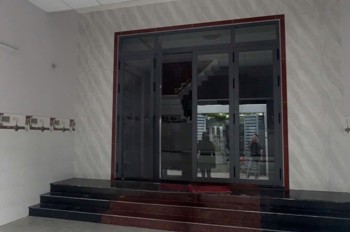 (15tr) Cho Thuê Nhà 3 Tầng  – 3PN 3WC – sân đậu ô tô – ĐS 24 P.  Linh Đông, Sân Đậu oto