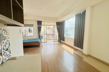 CHO THUÊ STUDIO BAN CÔNG FULL NỘI THẤT RỘNG 40M2 NGAY SÂN BAY TSN