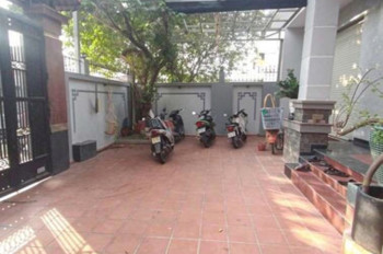 Cho thuê biệt thự Mặt Tiền đường Số 11 Trường Thọ, gần chợ Thủ Đức, full nội thất, 5PN 5WC, 30tr/thá