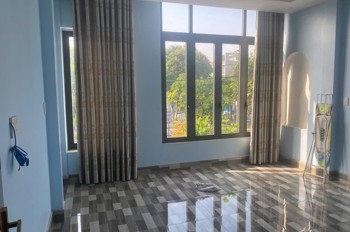 Cho Thuê Nhà Hẻm xe Tải, Đường 9 Linh Trung, Thủ Đức - 2 tầng, 3pn3wc giá 15tr/tháng