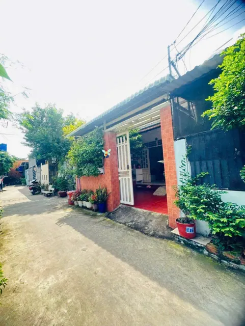 Cho Thuê Nhà mái thái mát mẻ,P. Linh Tây, gần Phạm Văn Đồng. 100m2 gồm 2PN1WC Giá thuê 8.5tr/tháng